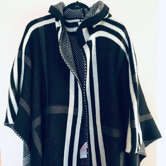 Poncho à capuchon - Picture 2 of 3